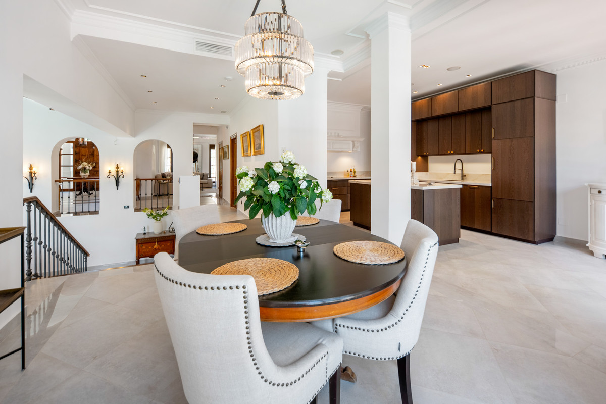 4 Bed Townhouse for sale in El Madroñal Costa Del Sol, Málaga, Spain
