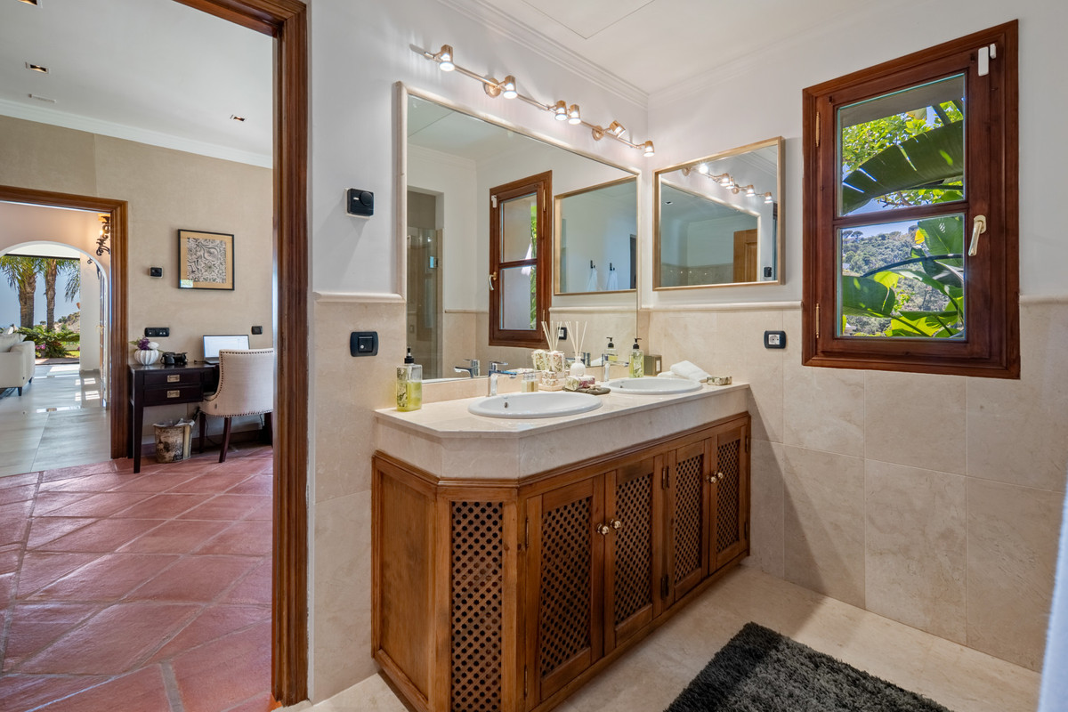4 Bed Townhouse for sale in El Madroñal Costa Del Sol, Málaga, Spain