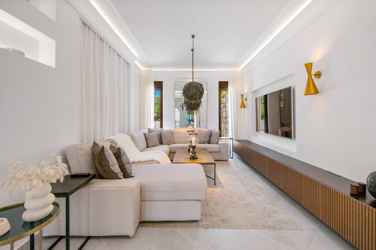 4 Bed Townhouse for sale in El Madroñal Costa Del Sol, Málaga, Spain