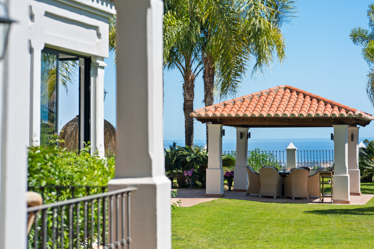 4 Bed Townhouse for sale in El Madroñal Costa Del Sol, Málaga, Spain