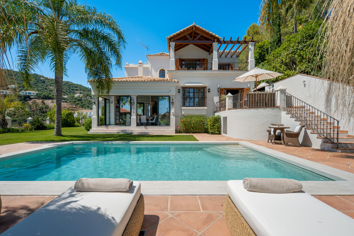 4 Bed Townhouse for sale in El Madroñal Costa Del Sol, Málaga, Spain