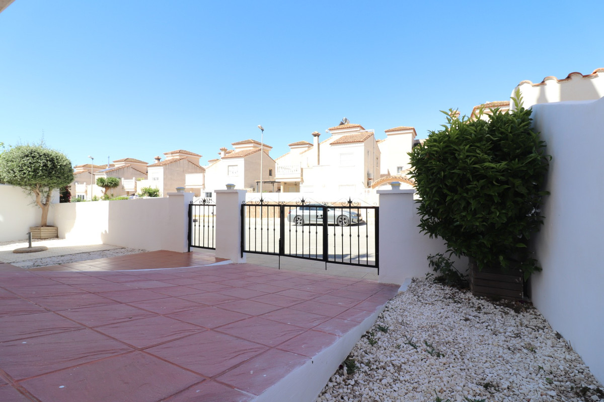 Se vende Villa - Chalet de 3 dormitorios en Costa Blanca, Alicante, España