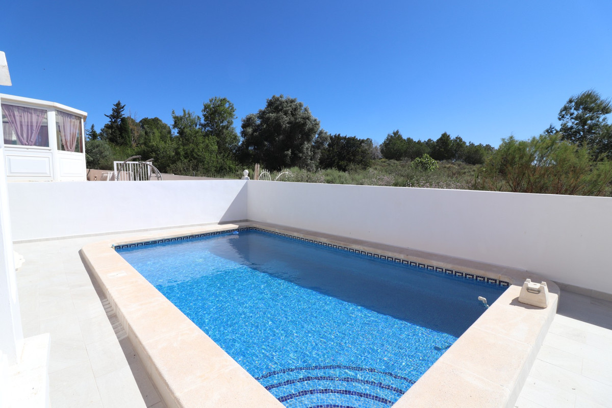 Se vende Villa - Chalet de 3 dormitorios en Costa Blanca, Alicante, España