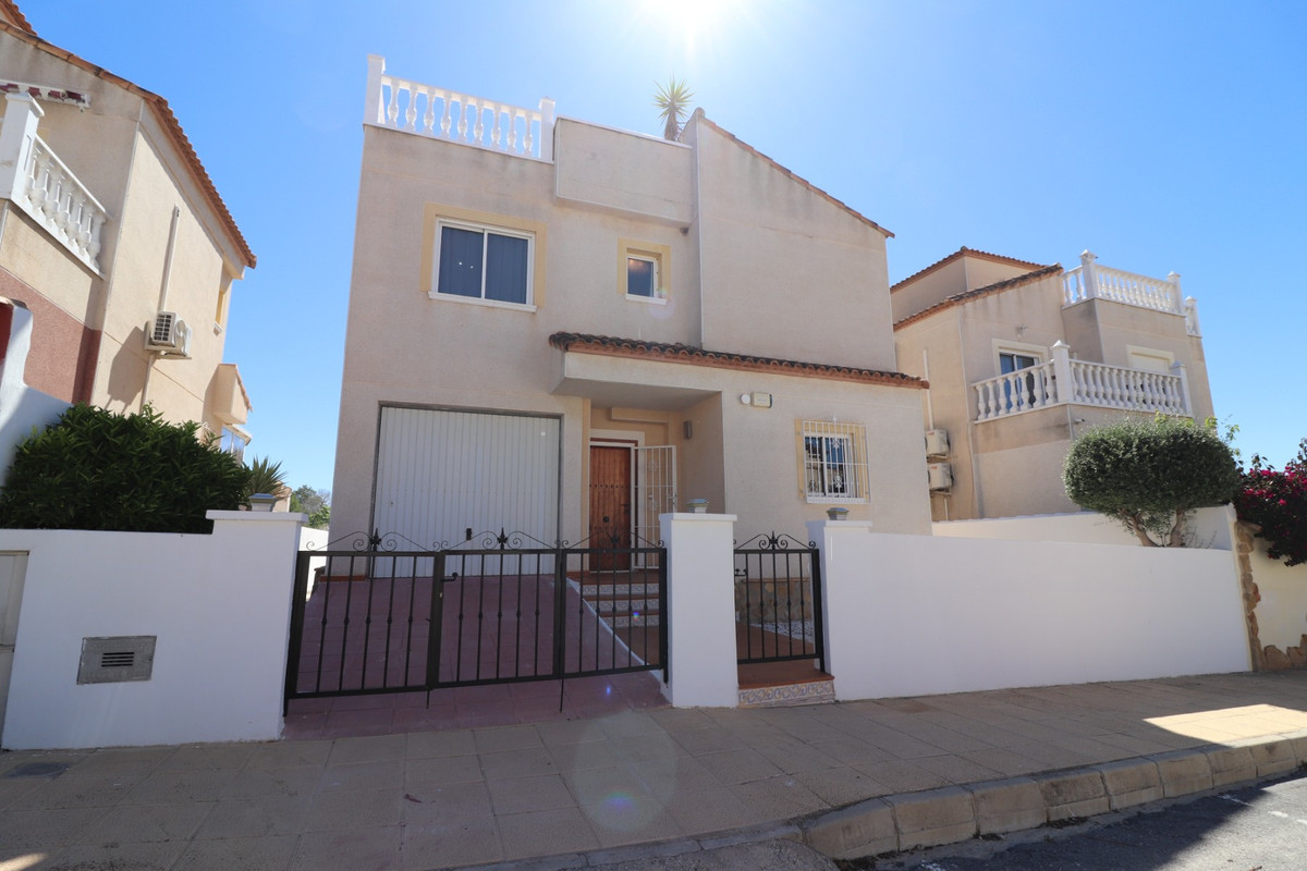 Se vende Villa - Chalet de 3 dormitorios en Costa Blanca, Alicante, España