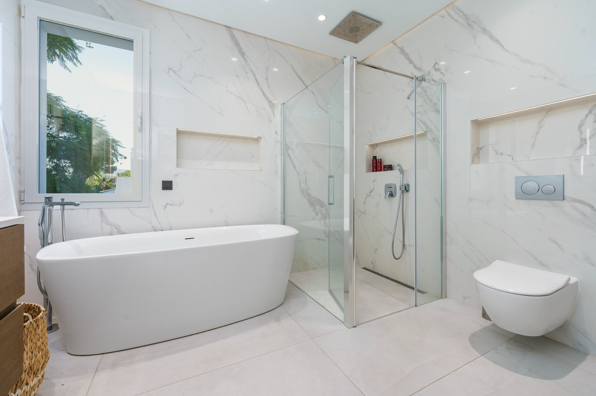 5 Bed Townhouse for sale in Nueva Andalucía Costa Del Sol, Málaga, Spain