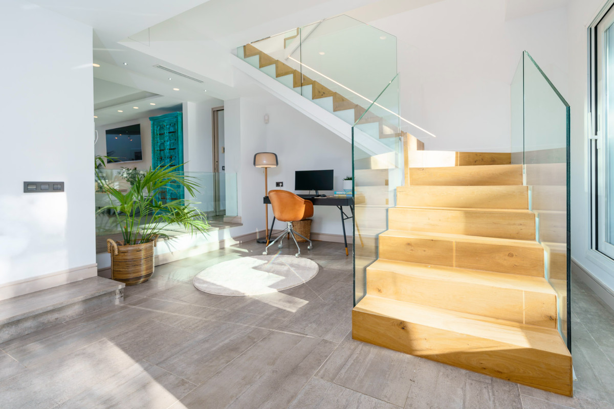 5 Bed Townhouse for sale in Nueva Andalucía Costa Del Sol, Málaga, Spain
