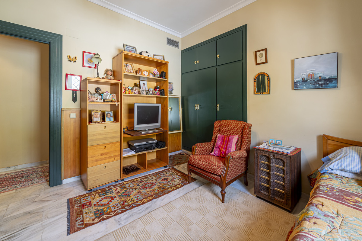 4 Bed Townhouse for sale in Nagüeles Costa Del Sol, Málaga, Spain