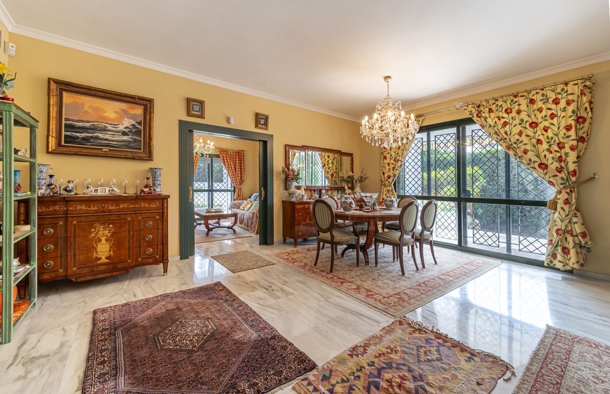 4 Bed Townhouse for sale in Nagüeles Costa Del Sol, Málaga, Spain