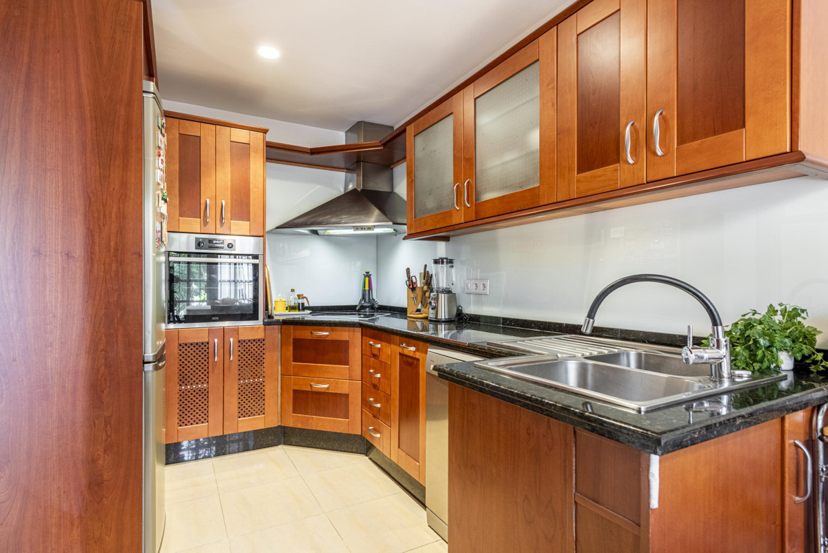 4 Bed Townhouse for sale in Marbella Costa Del Sol, Málaga, Spain