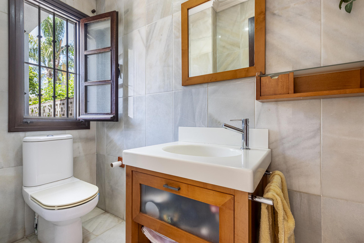 4 Bed Townhouse for sale in Marbella Costa Del Sol, Málaga, Spain
