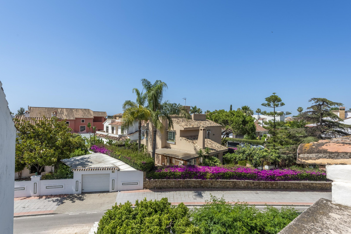 4 Bed Townhouse for sale in Marbella Costa Del Sol, Málaga, Spain