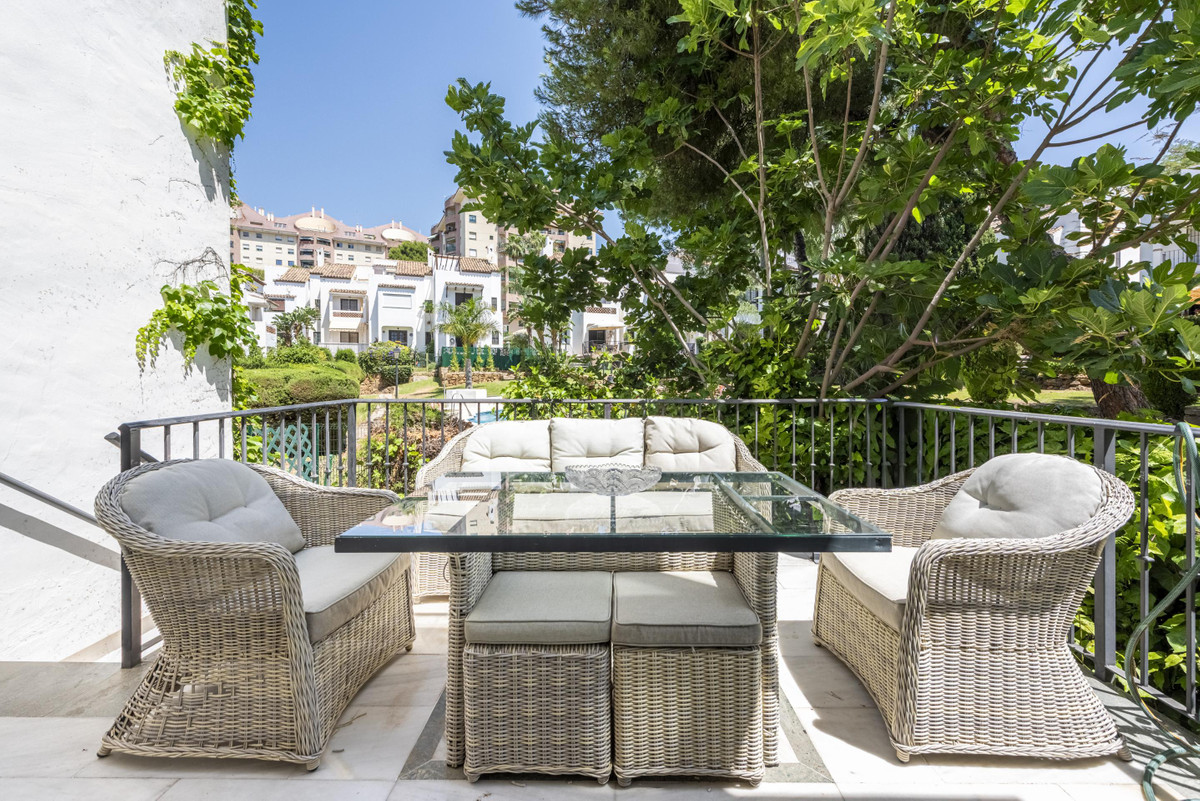 4 Bed Townhouse for sale in Marbella Costa Del Sol, Málaga, Spain