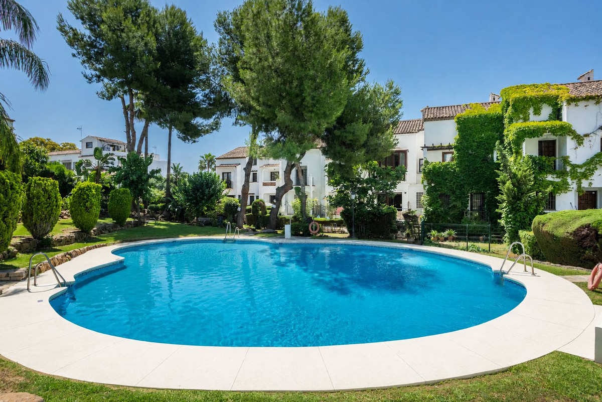4 Bed Townhouse for sale in Marbella Costa Del Sol, Málaga, Spain