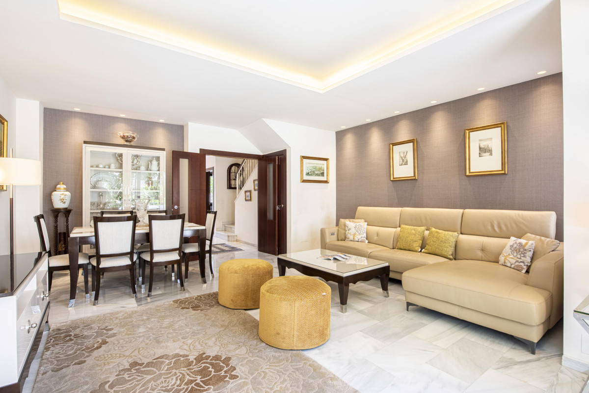 4 Bed Townhouse for sale in Marbella Costa Del Sol, Málaga, Spain