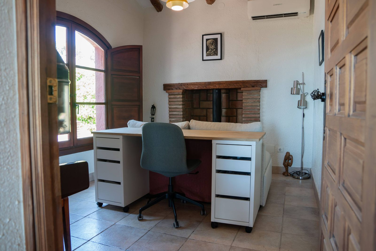 Se vende Finca - Cortijo de 7 dormitorios en Costa Del Sol, Málaga, España