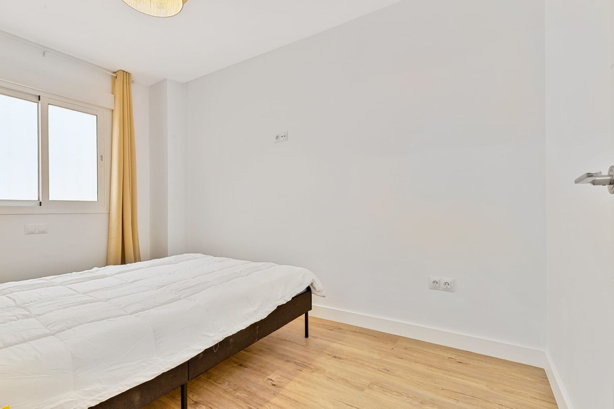 Se vende Apartamento Planta Media de 3 dormitorios en Costa Del Sol, Málaga, España