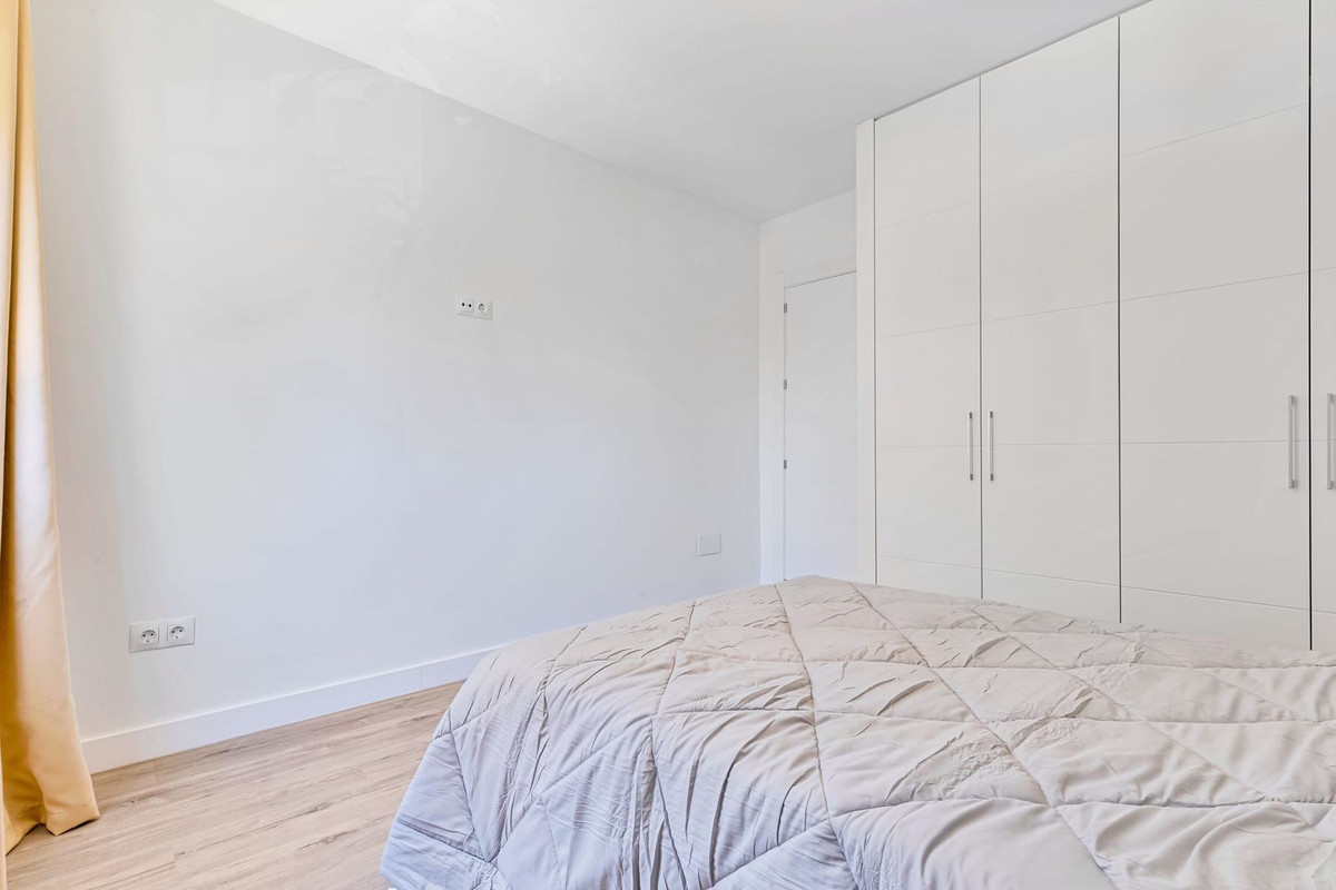 Se vende Apartamento Planta Media de 3 dormitorios en Costa Del Sol, Málaga, España