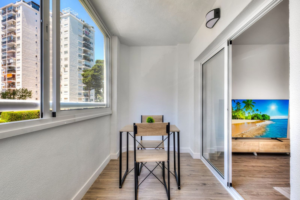 Se vende Apartamento Planta Media de 3 dormitorios en Costa Del Sol, Málaga, España