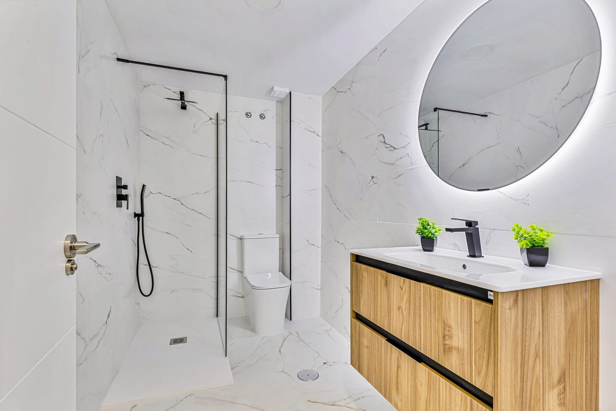 Se vende Apartamento Planta Media de 3 dormitorios en Costa Del Sol, Málaga, España