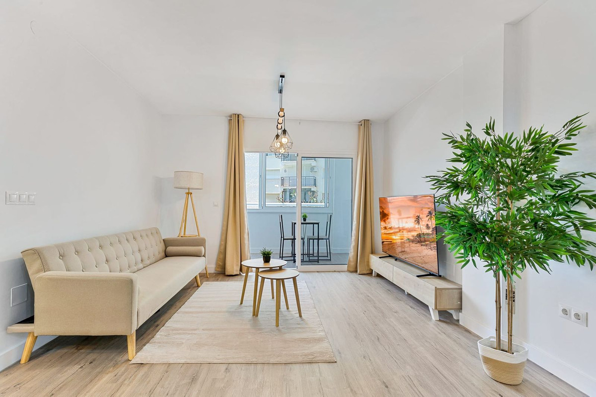 Se vende Apartamento Planta Media de 3 dormitorios en Costa Del Sol, Málaga, España