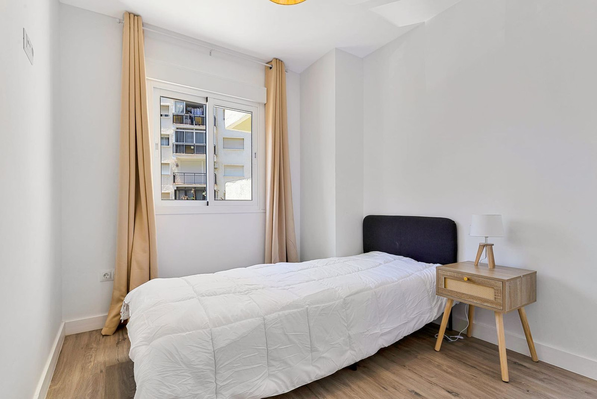 Se vende Apartamento Planta Media de 3 dormitorios en Costa Del Sol, Málaga, España