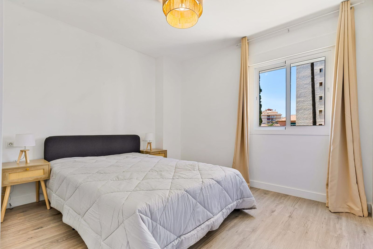 Se vende Apartamento Planta Media de 3 dormitorios en Costa Del Sol, Málaga, España