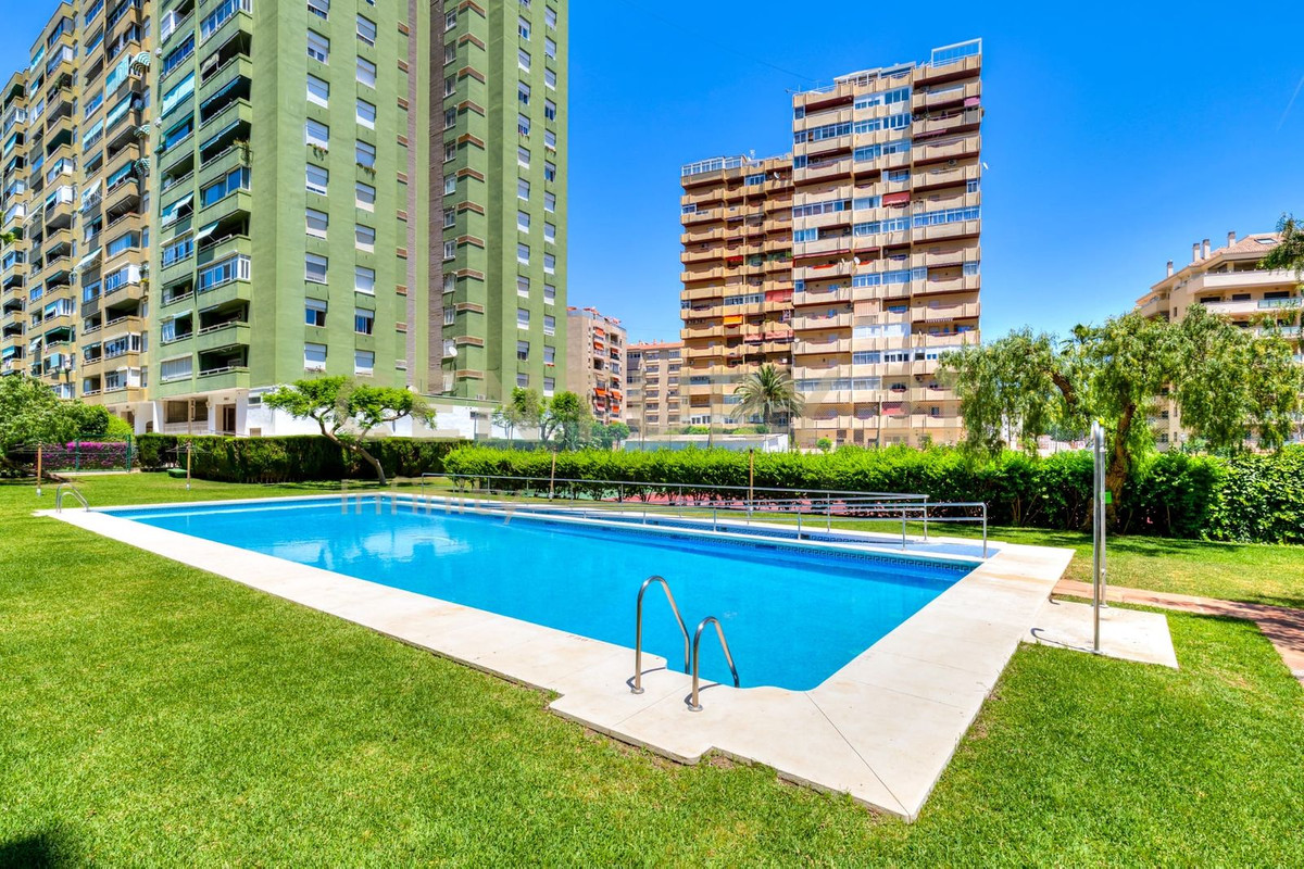 Se vende Apartamento Planta Media de 3 dormitorios en Costa Del Sol, Málaga, España