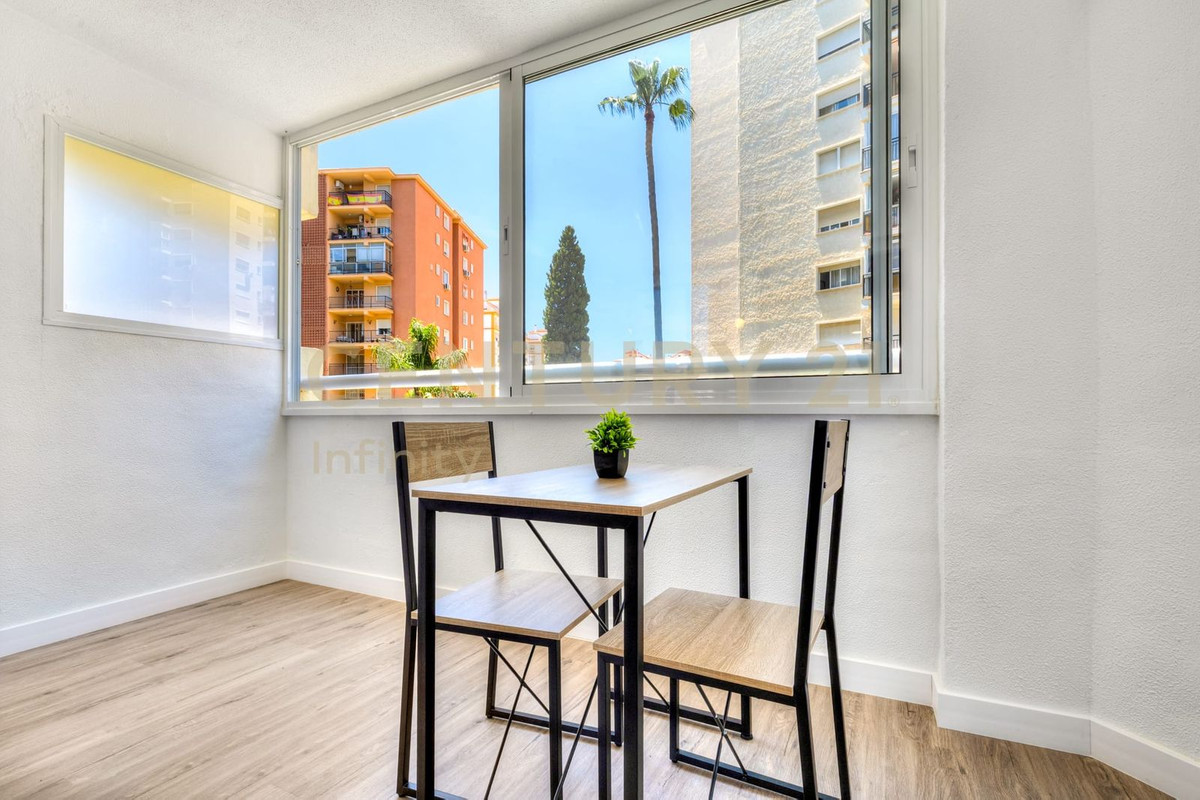 Se vende Apartamento Planta Media de 3 dormitorios en Costa Del Sol, Málaga, España