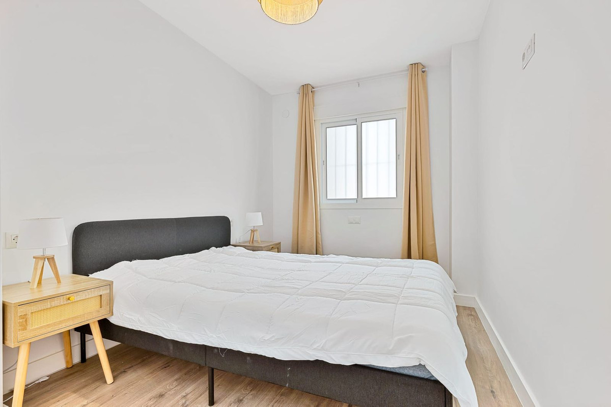 Se vende Apartamento Planta Media de 3 dormitorios en Costa Del Sol, Málaga, España