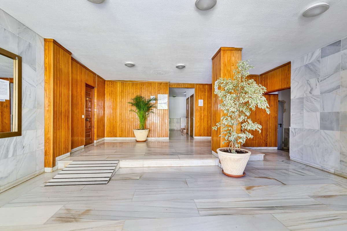 Se vende Apartamento Planta Media de 3 dormitorios en Costa Del Sol, Málaga, España