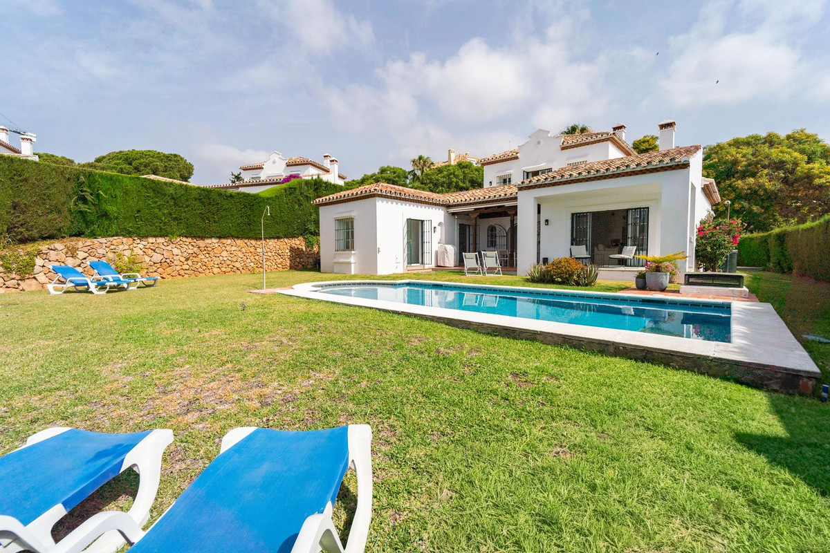 4 Bed Townhouse for sale in Elviria Costa Del Sol, Málaga, Spain