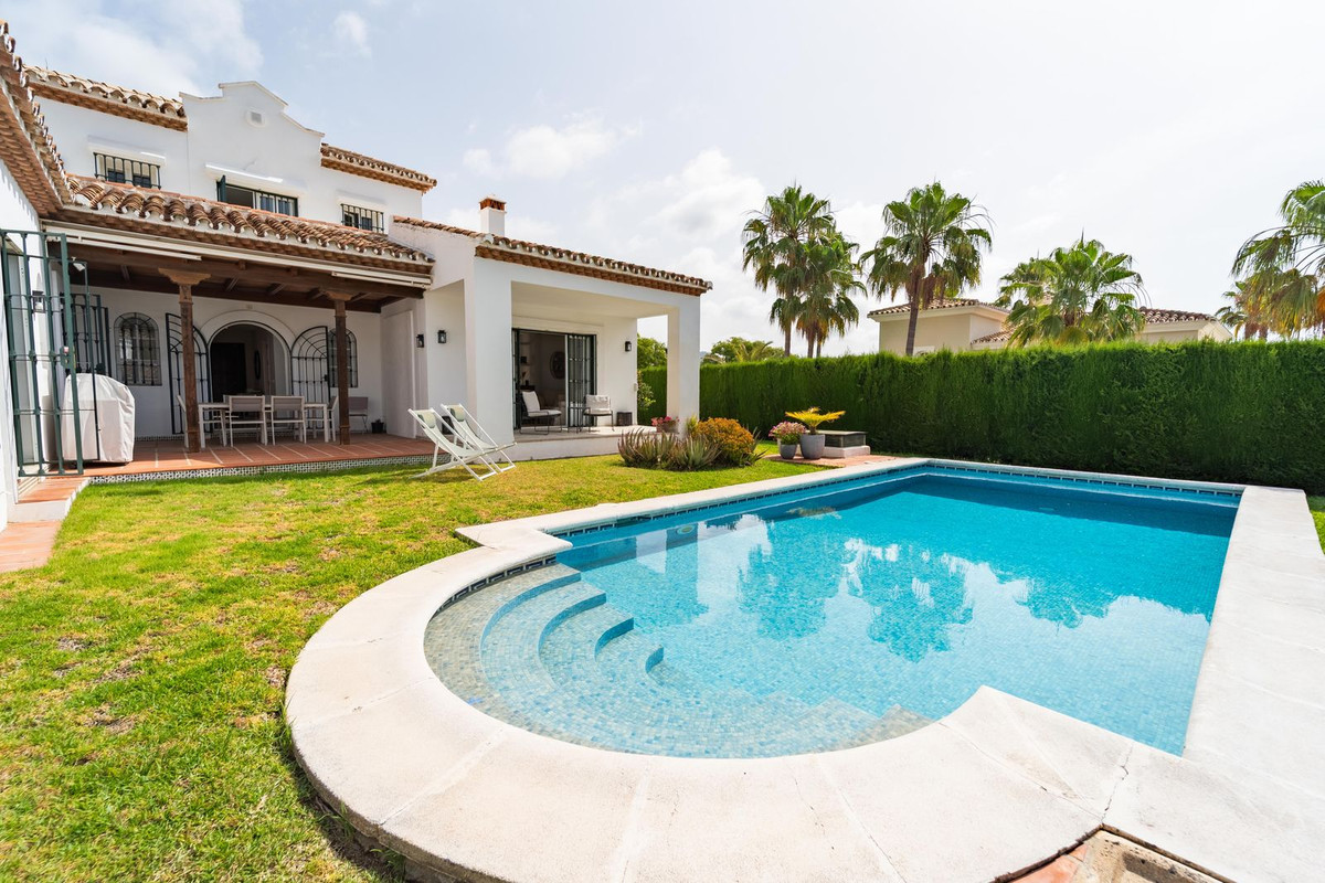 4 Bed Townhouse for sale in Elviria Costa Del Sol, Málaga, Spain