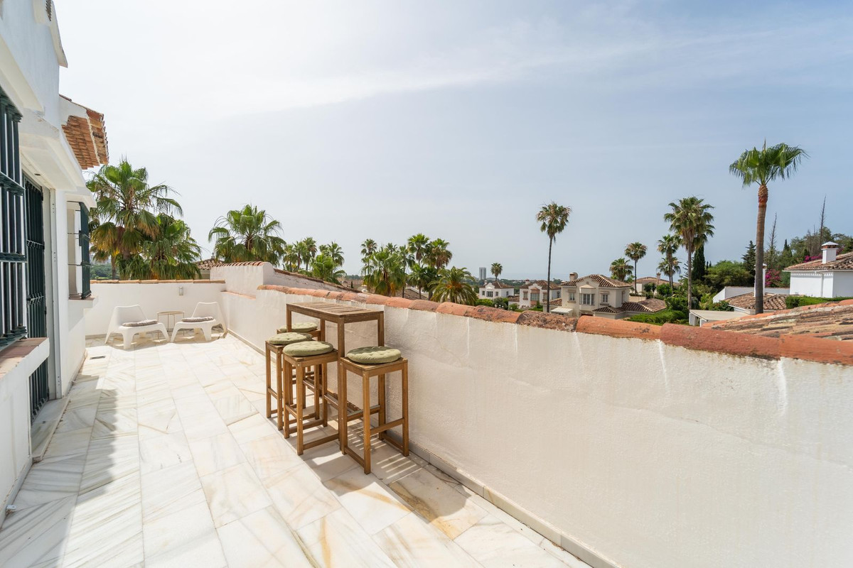 4 Bed Townhouse for sale in Elviria Costa Del Sol, Málaga, Spain