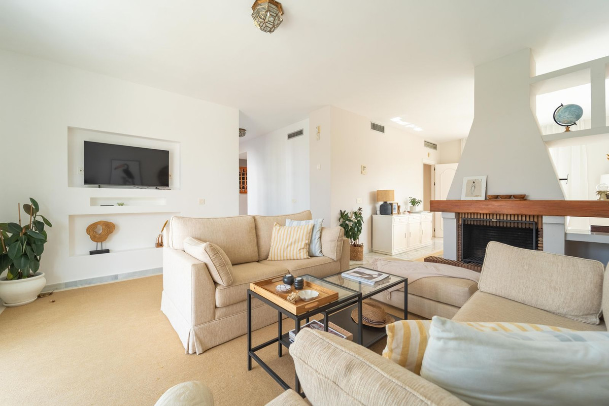 4 Bed Townhouse for sale in Elviria Costa Del Sol, Málaga, Spain