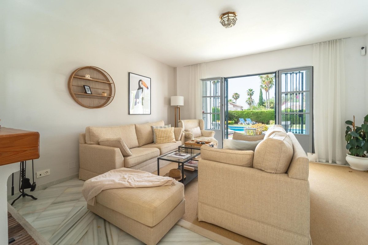 4 Bed Townhouse for sale in Elviria Costa Del Sol, Málaga, Spain