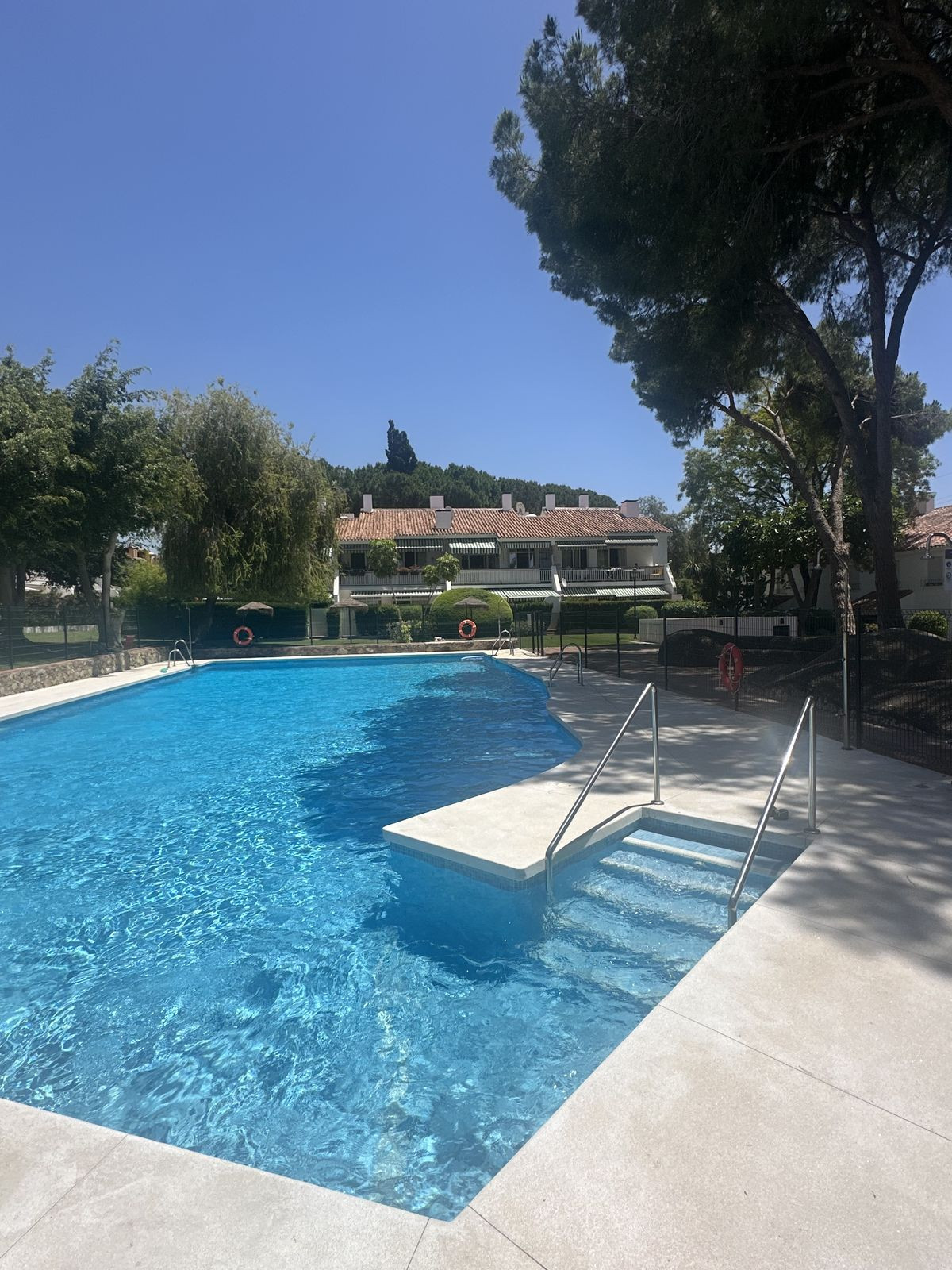4 Bed Apartment for sale in Marbella Costa Del Sol, Málaga, Spain