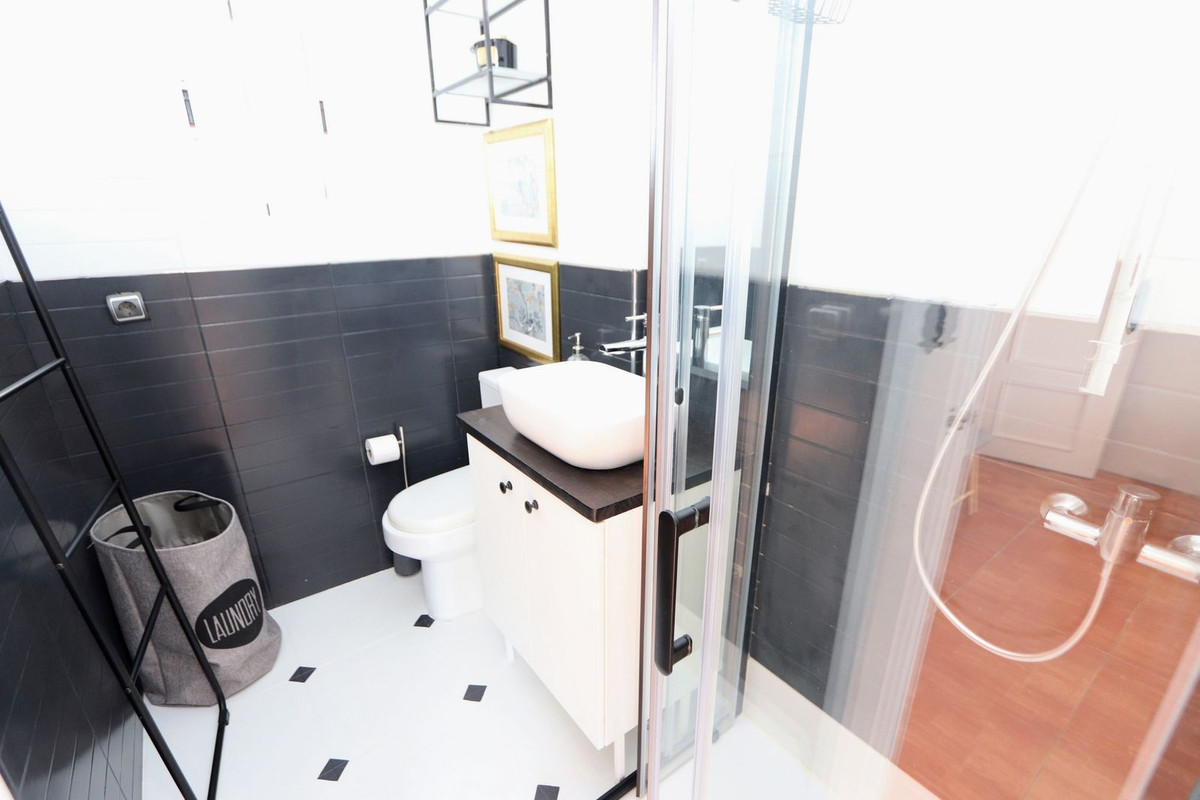 Se vende Apartamento en Planta Última de 2 dormitorios en Costa Blanca, Alicante, España