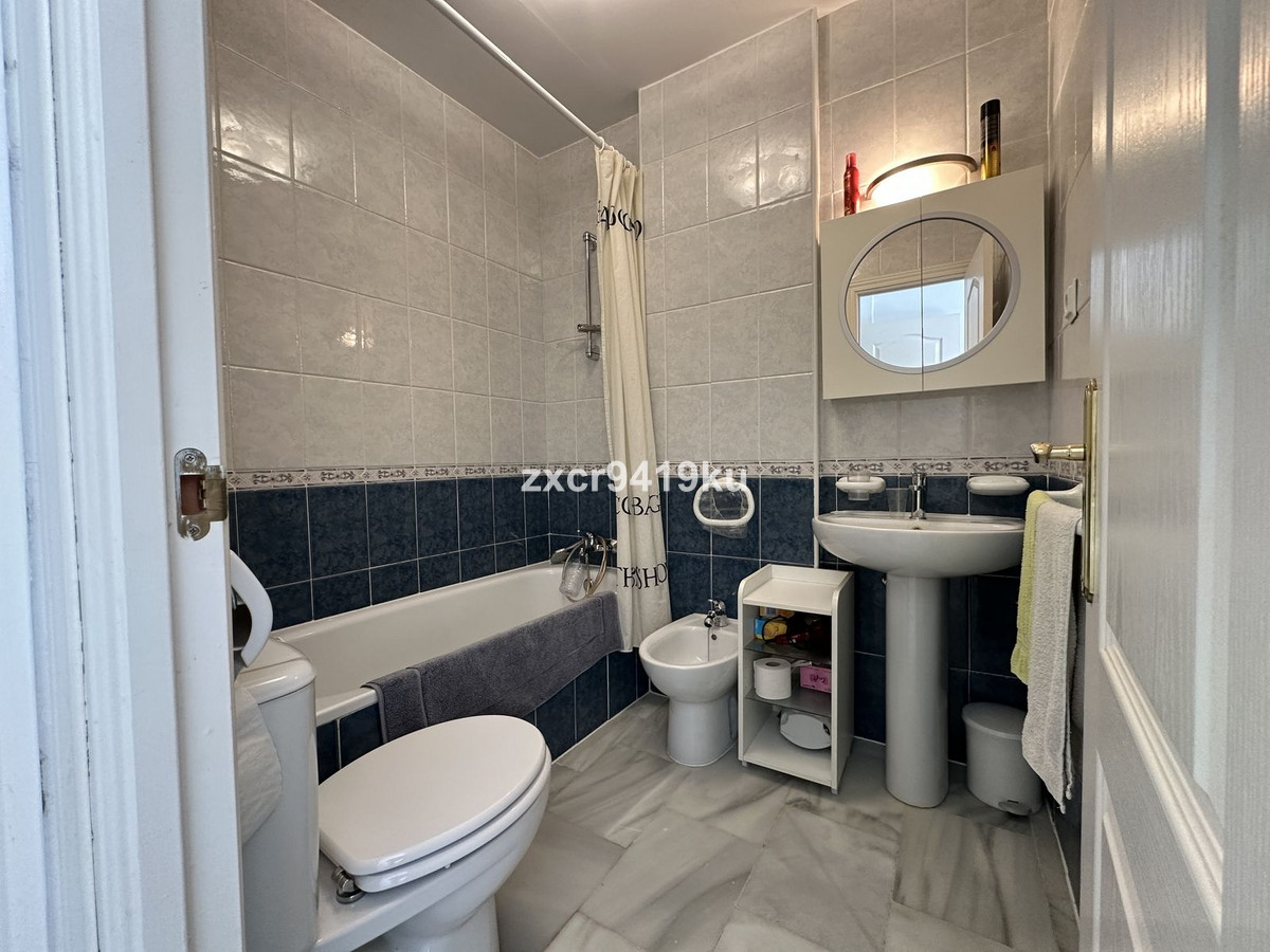 Se vende Apartamento Planta Baja de 3 dormitorios en Costa Del Sol, Málaga, España