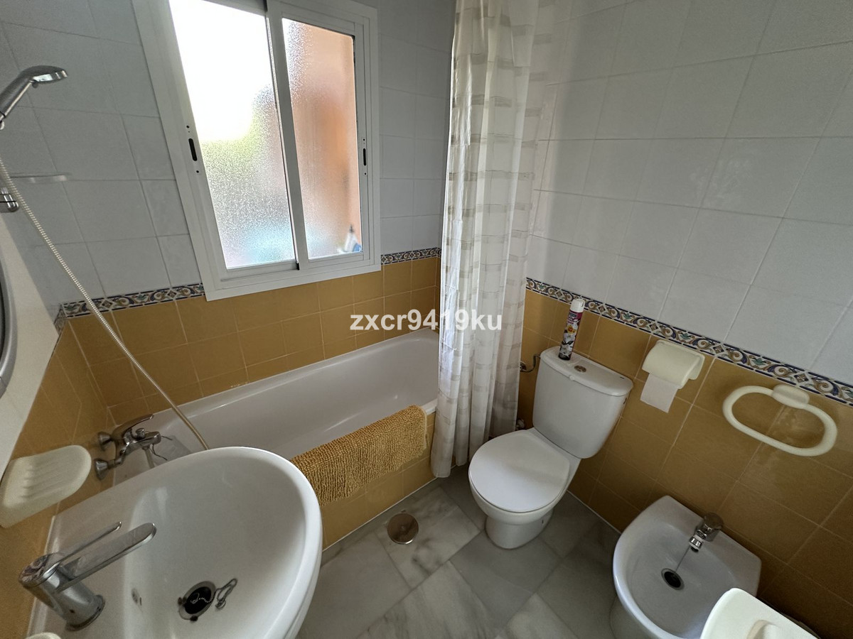 Se vende Apartamento Planta Baja de 3 dormitorios en Costa Del Sol, Málaga, España