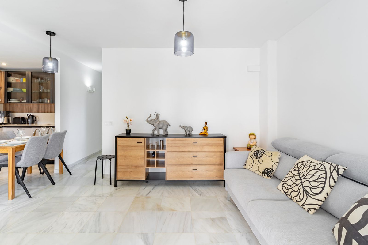 Se vende Apartamento Planta Media de 2 dormitorios en Costa Del Sol, Málaga, España