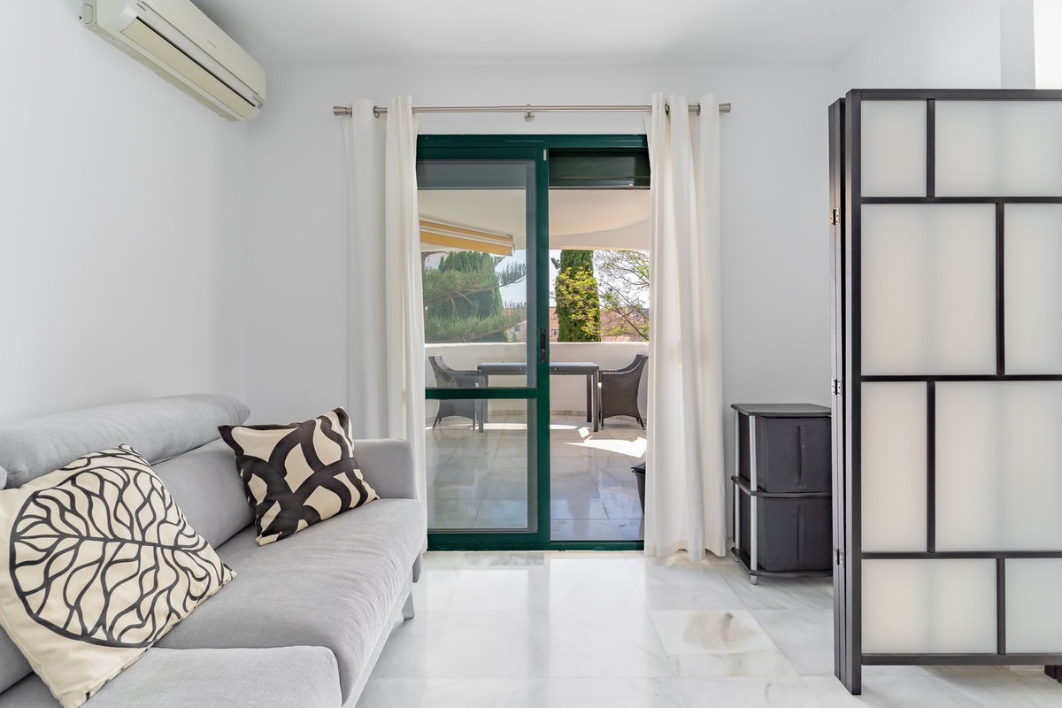 Se vende Apartamento Planta Media de 2 dormitorios en Costa Del Sol, Málaga, España