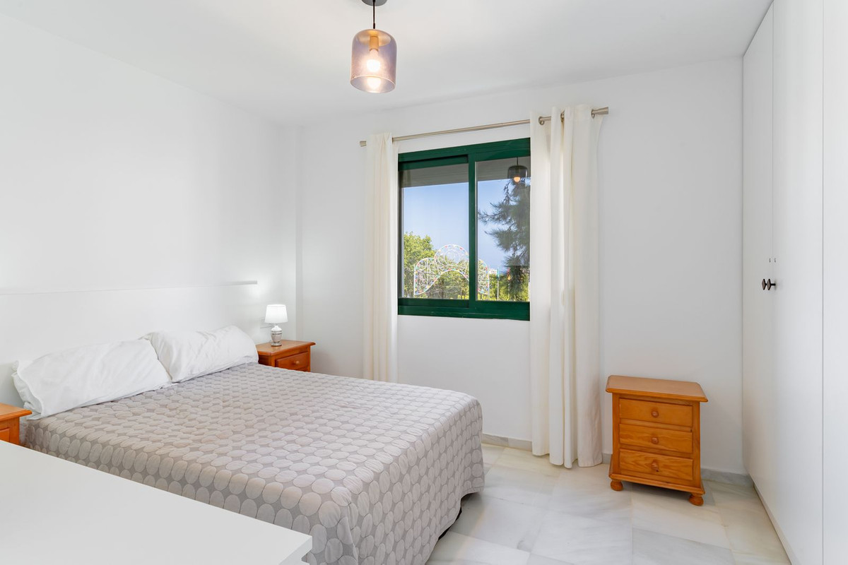 Se vende Apartamento Planta Media de 2 dormitorios en Costa Del Sol, Málaga, España