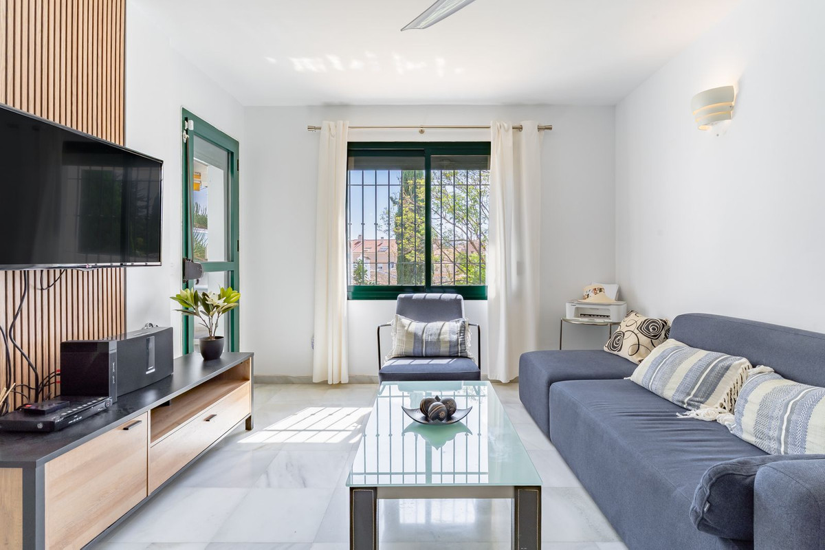 Se vende Apartamento Planta Media de 2 dormitorios en Costa Del Sol, Málaga, España