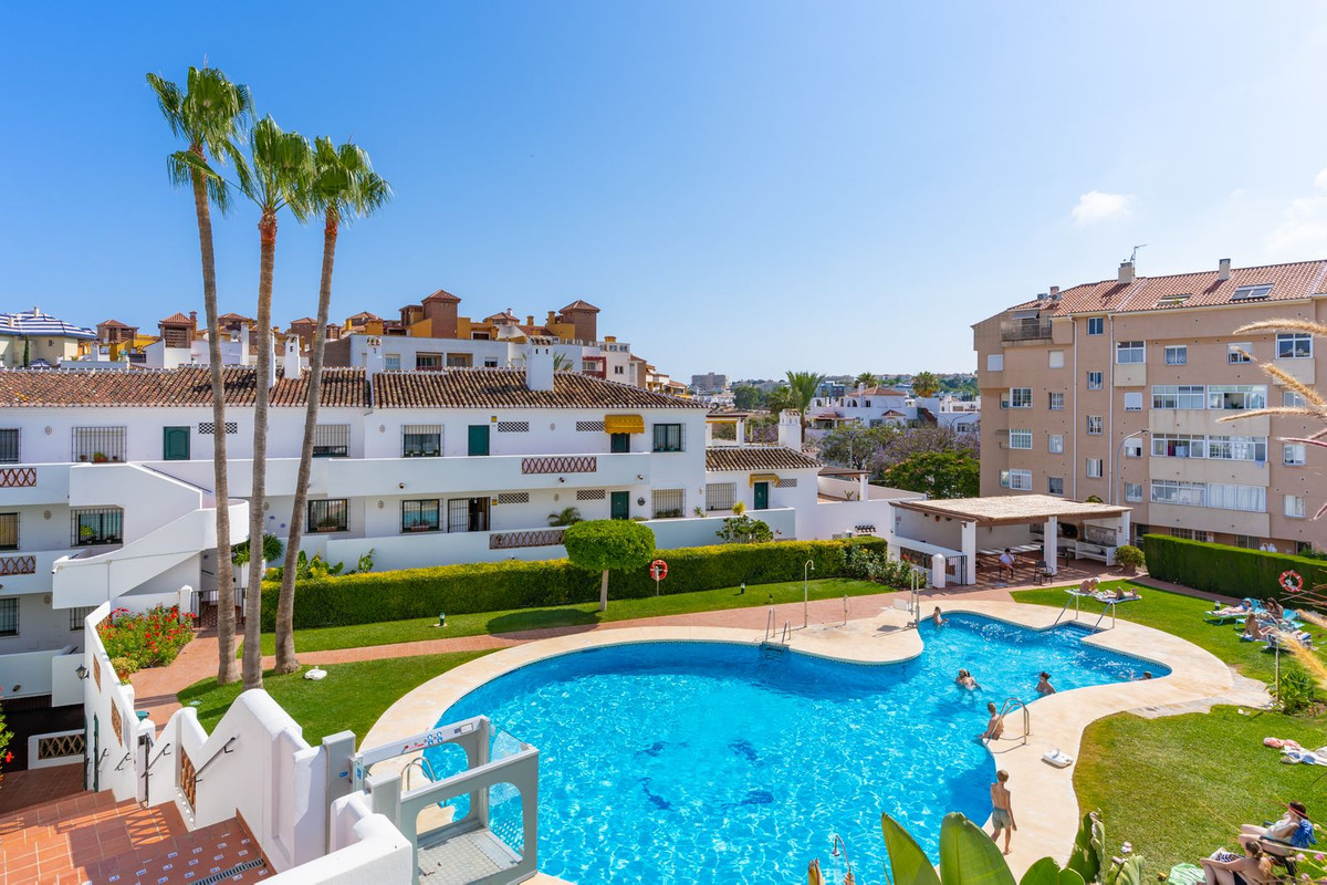 Se vende Apartamento Planta Media de 2 dormitorios en Costa Del Sol, Málaga, España