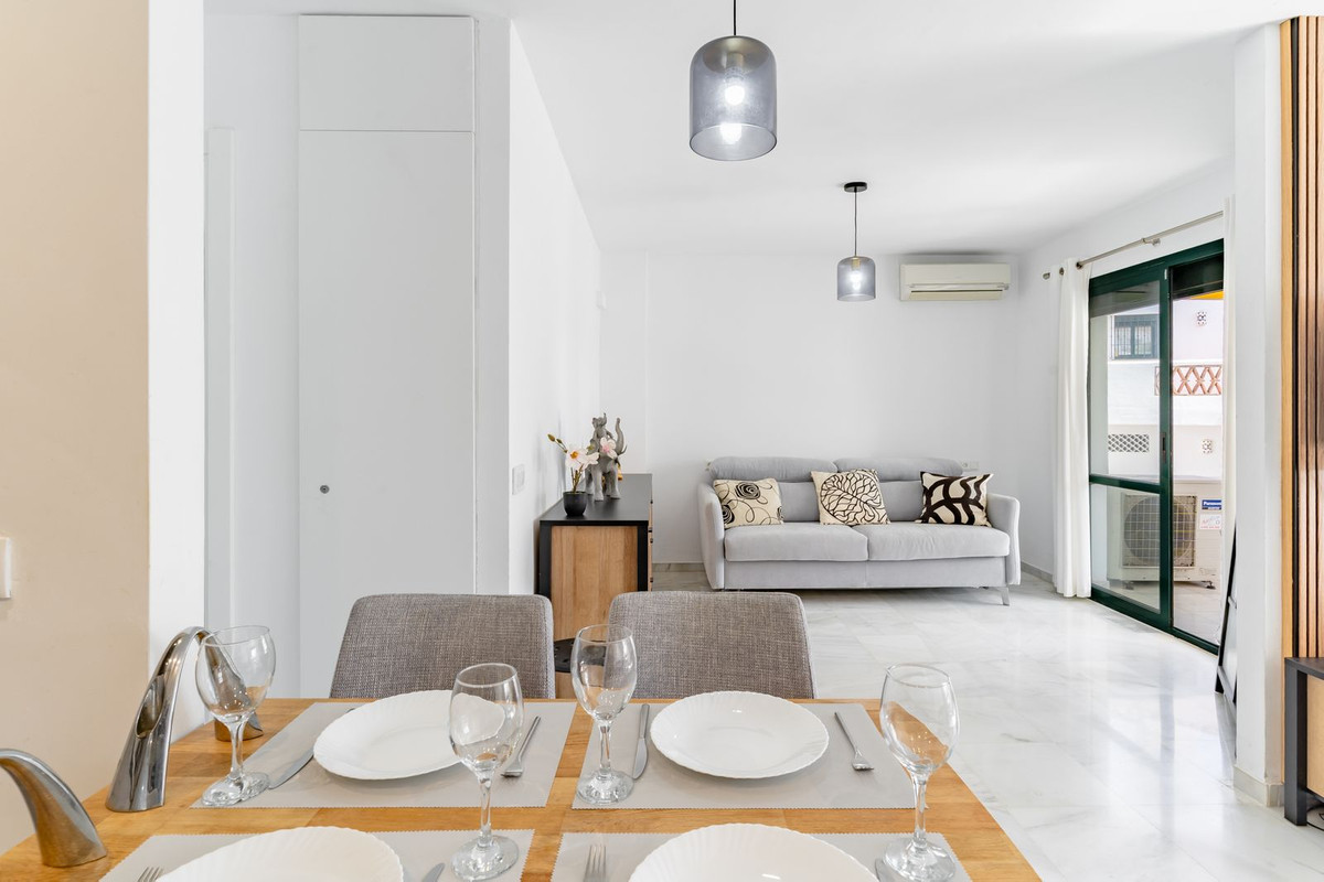 Se vende Apartamento Planta Media de 2 dormitorios en Costa Del Sol, Málaga, España