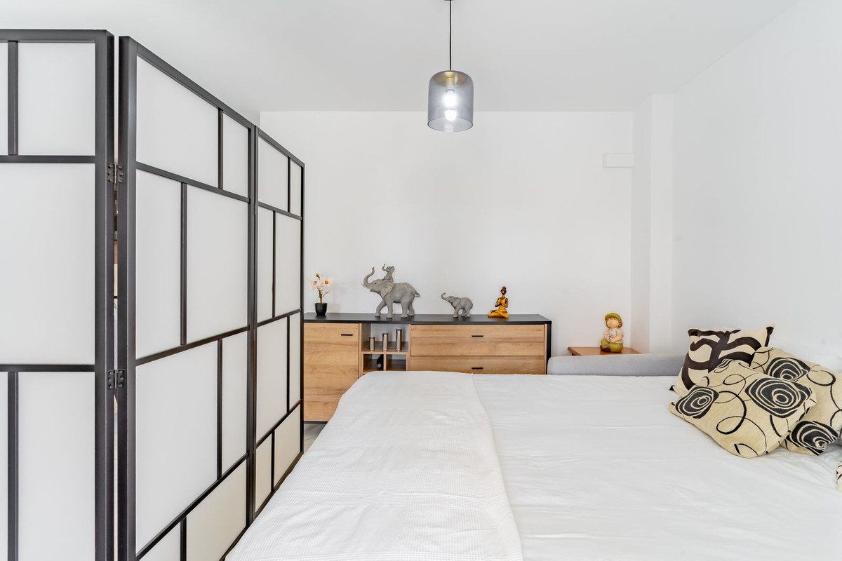 Se vende Apartamento Planta Media de 2 dormitorios en Costa Del Sol, Málaga, España