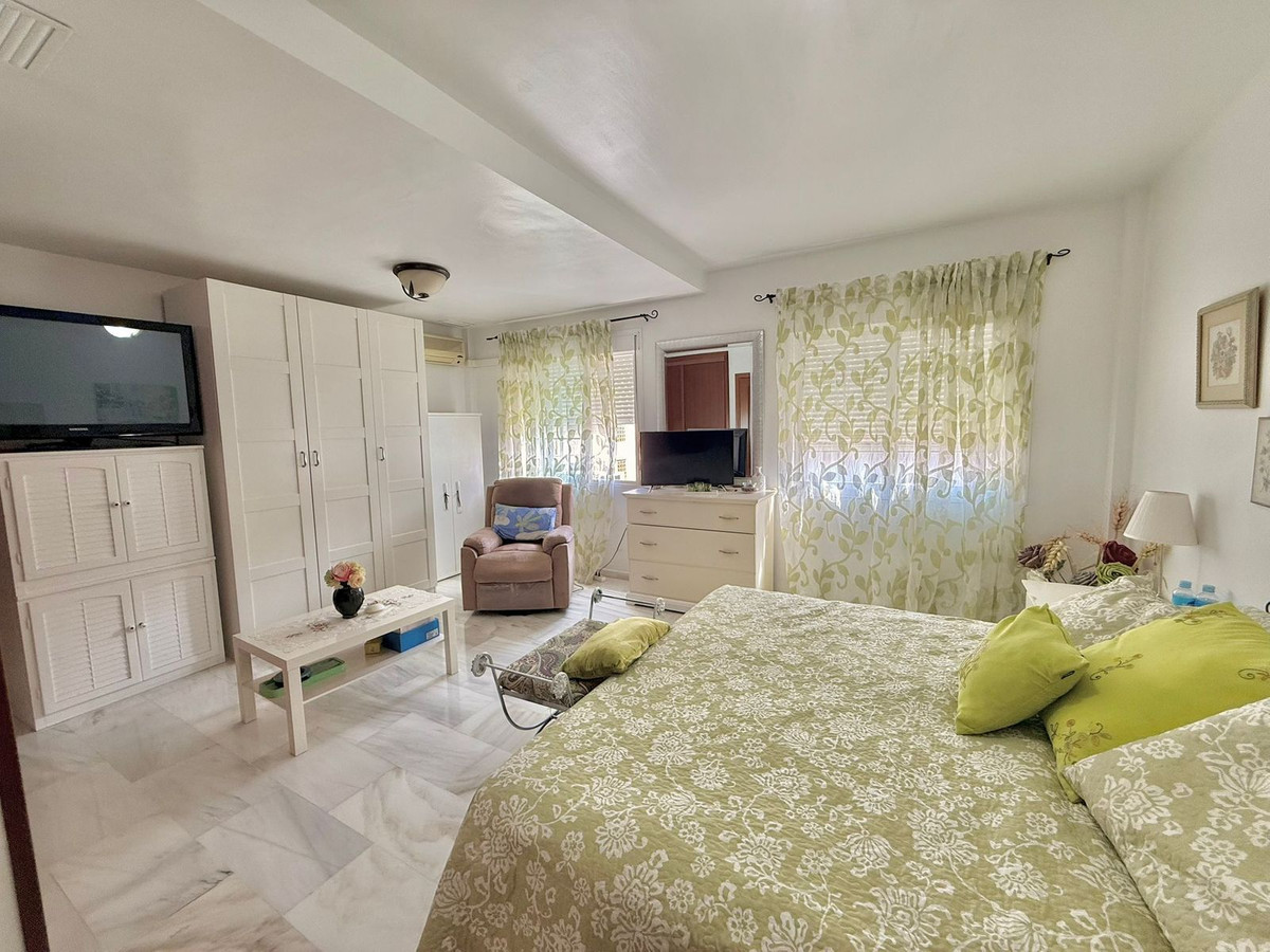 3 Bed Townhouse for sale in Torreblanca Costa Del Sol, Málaga, Spain