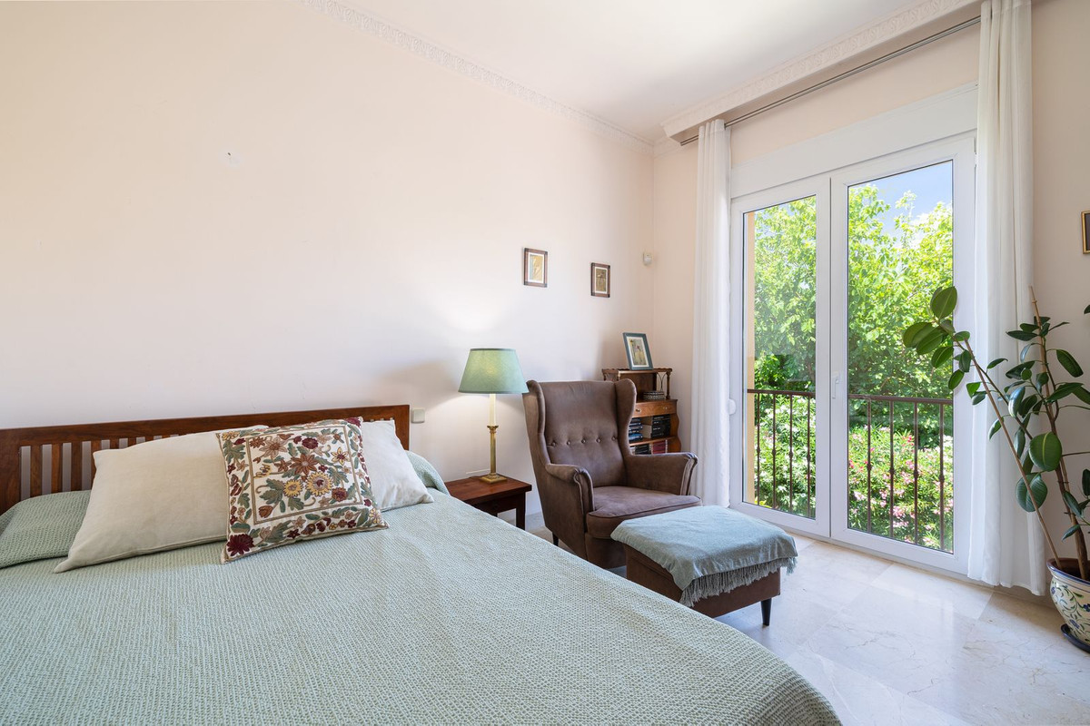 5 Bed Townhouse for sale in Marbella Costa Del Sol, Málaga, Spain