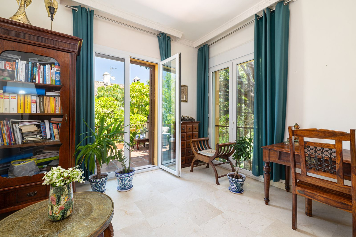 5 Bed Townhouse for sale in Marbella Costa Del Sol, Málaga, Spain
