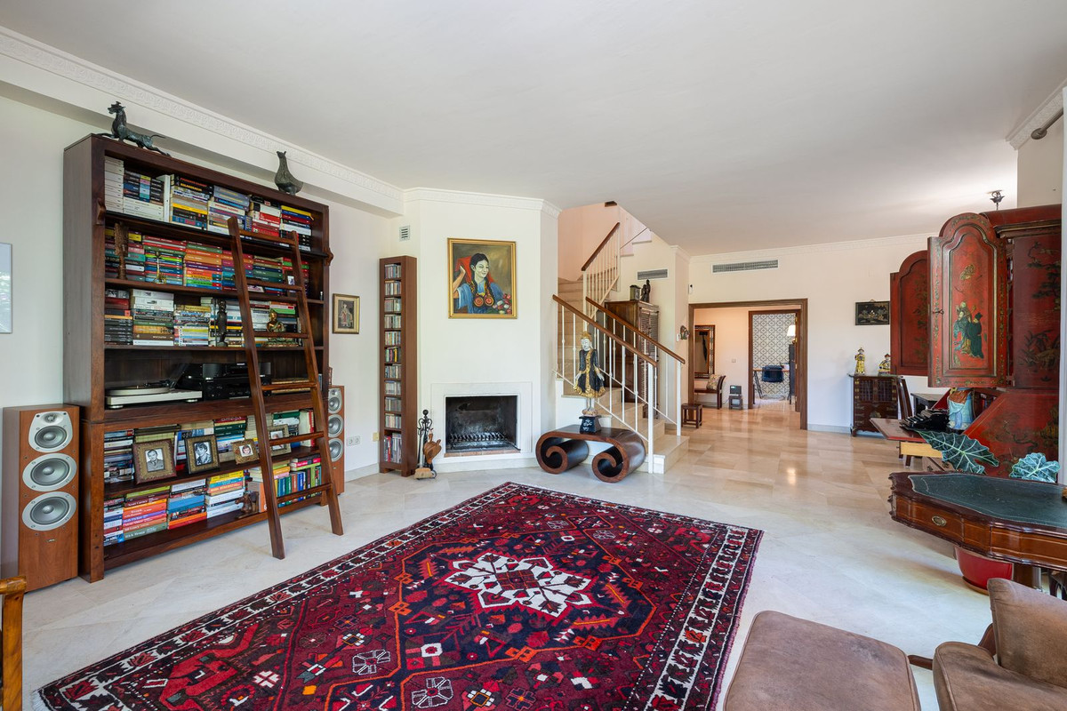 5 Bed Townhouse for sale in Marbella Costa Del Sol, Málaga, Spain
